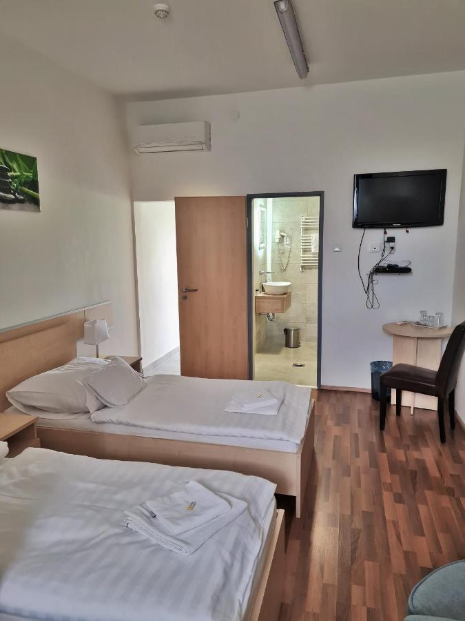 Corner Hotel Angyalfoeld Budapest Bagian luar foto